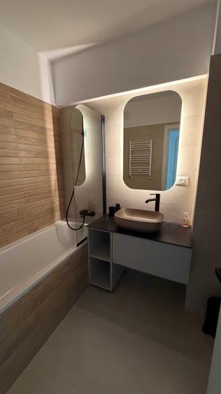 Apartament cu 3 camere decomandat în Lujerului