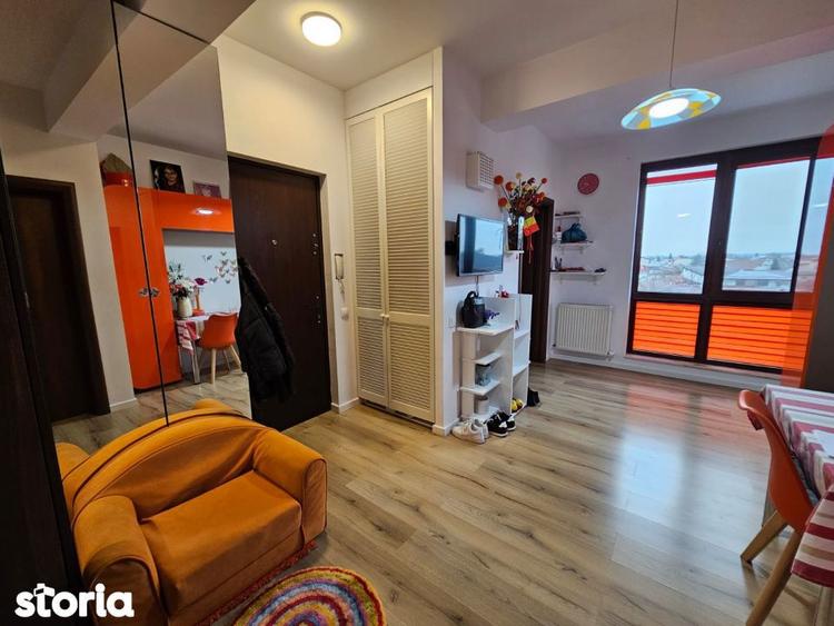 Apartament cu 3 camere semidecomandat, mobilat în Bucureștii Noi