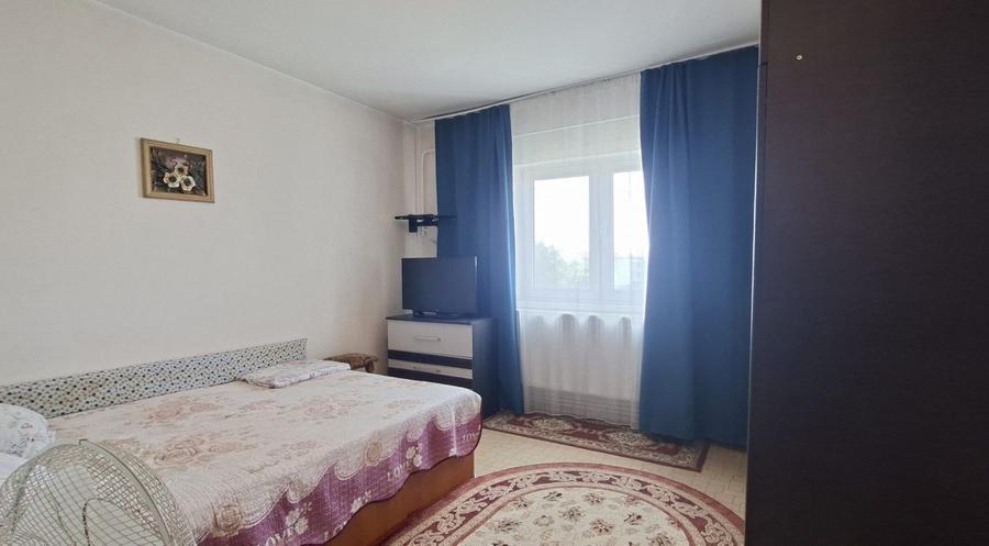 Apartament cu 2 camere decomandat în Micro 21