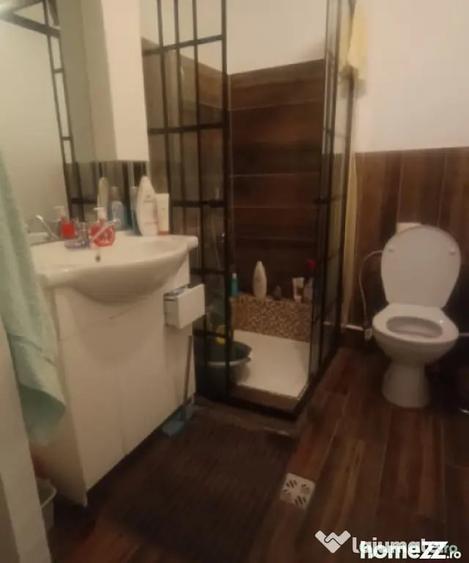 Casă cu 5 camere cu Teren 332 Mp în Central