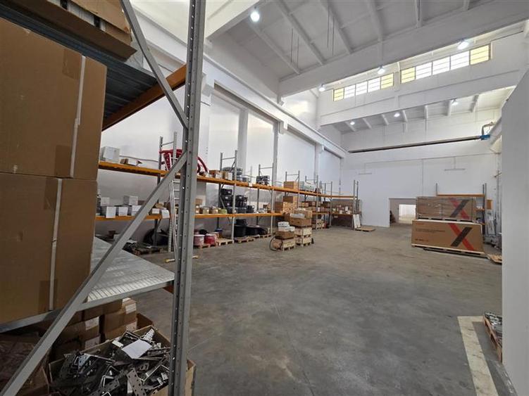 Spațiu industrial, de 468 mp, în Central