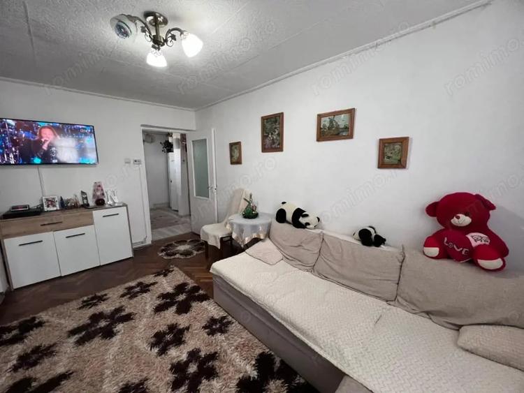 Apartament cu 2 camere decomandat în Micro 15