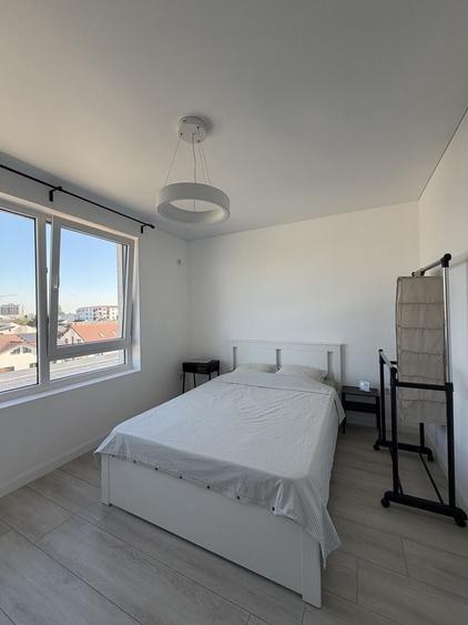 Apartament cu 2 camere decomandat în Apărătorii Patriei