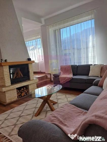 Casă cu 7 camere cu Teren 248 Mp în Piatra Arsă