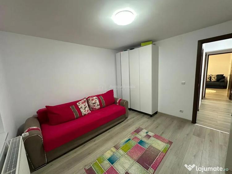Apartament cu 3 camere decomandat, mobilat în Central