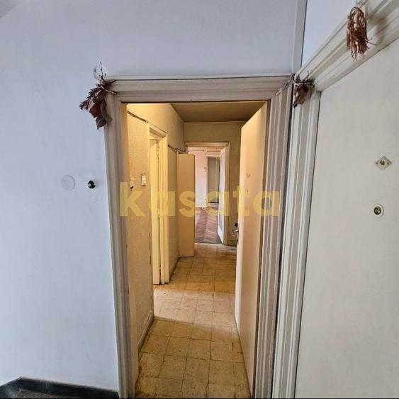 Apartament cu 3 camere decomandat în Barbu Văcărescu