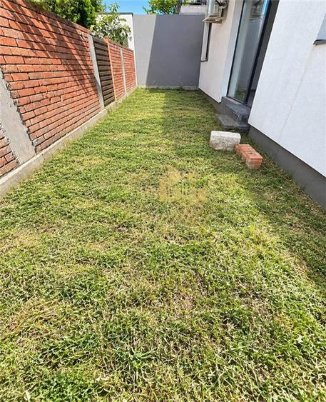 Apartament cu 3 camere decomandat în Girocului