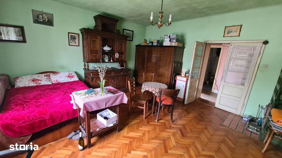 Casă cu 2 camere cu Teren 884 Mp în Pârneava