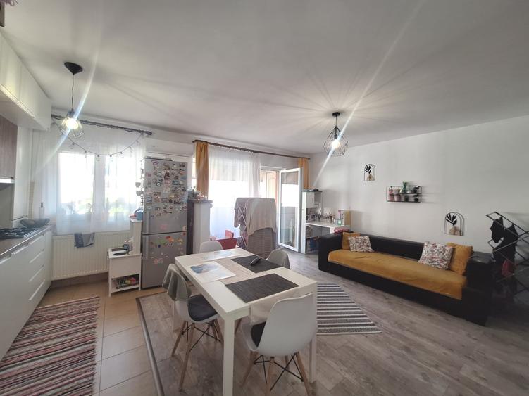Apartament cu 2 camere semidecomandat, mobilat în Florești — fotografia 2
