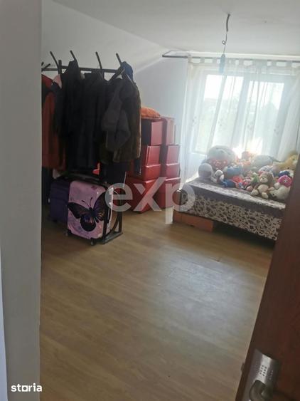 Casă cu 5 camere cu Teren 700 Mp în Dragomirești