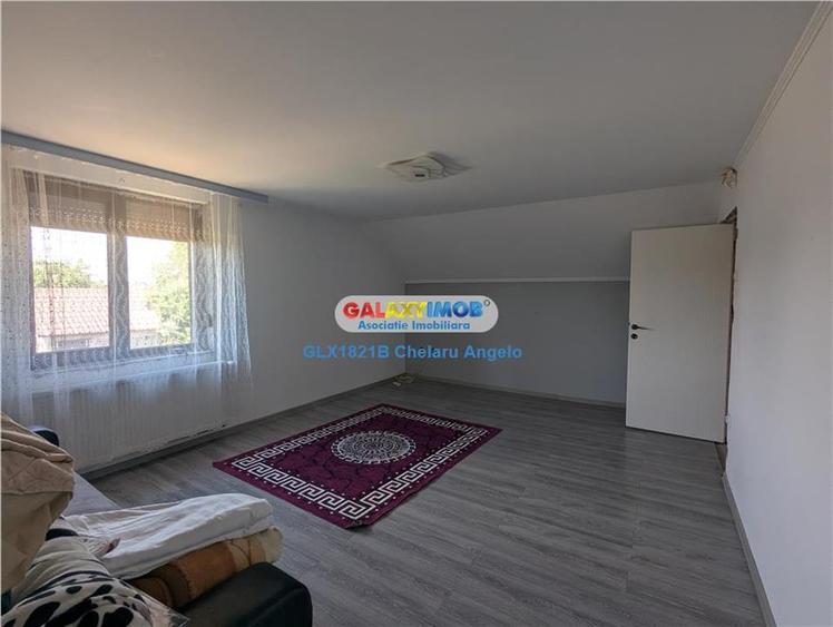 Casă cu 5 camere cu Garaj în Copăceni