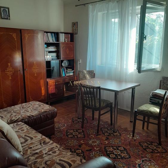 Casă individuală cu 2 camere cu Teren 10126 Mp în Jibou
