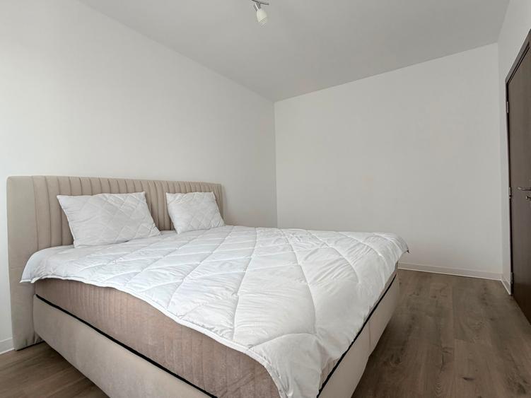 Apartament cu 2 camere decomandat în Girocului