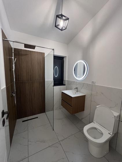 Casă cu 3 camere în Șimnicu de Jos