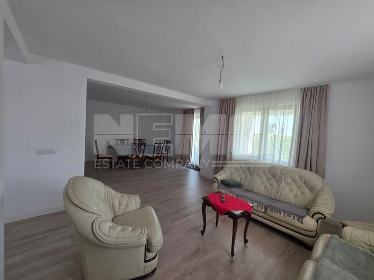 Casă individuală cu 5 camere cu Canalizare în Dumbrăveni