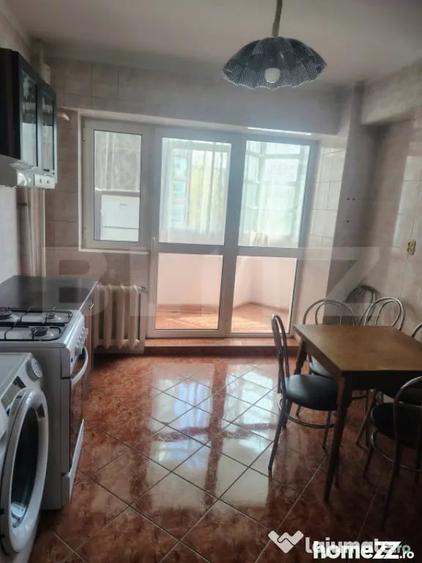 Apartament cu 3 camere decomandat în Ultimul leu