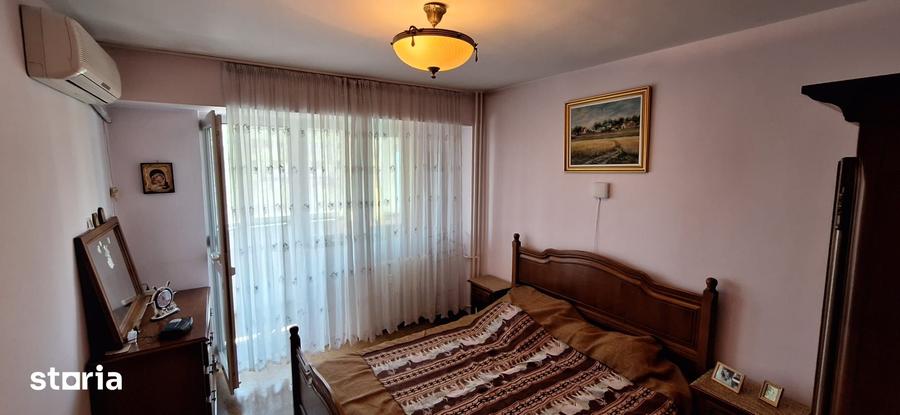 Apartament cu 4 camere decomandat în Pantelimon