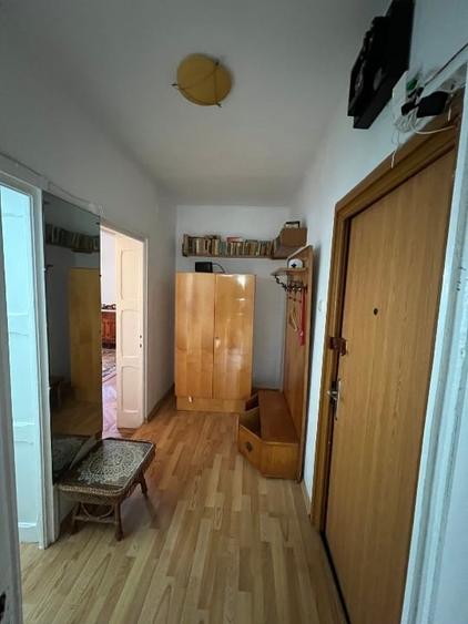 Apartament cu 2 camere decomandat, mobilat în Central