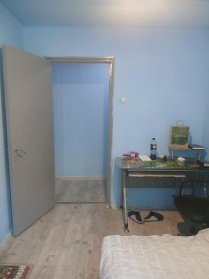 Apartament cu 3 camere semidecomandat în Vest