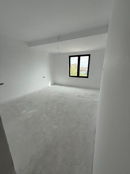 Casă individuală cu 5 camere cu Canalizare în Dârvari