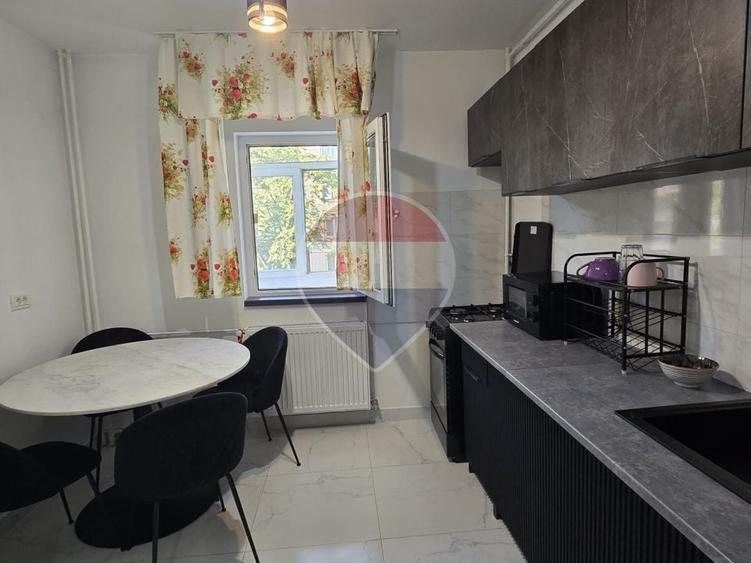 Apartament cu 2 camere decomandat, mobilat în Sebastian