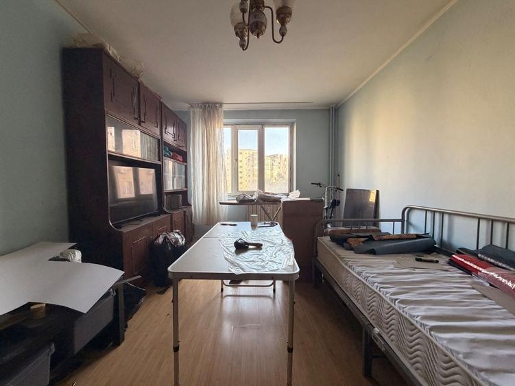 Apartament cu 3 camere în Crângași