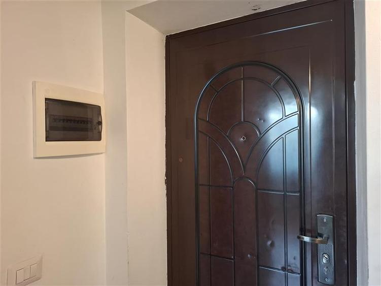 Apartament cu 2 camere decomandat, mobilat în Sud