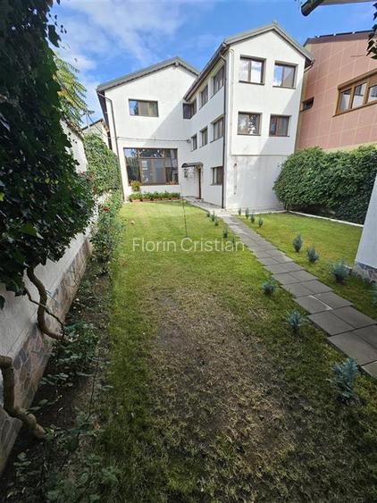 Vila noua P+1, 230mp construiti, zona Centrala, St - 373 mp cu 10 deschidere