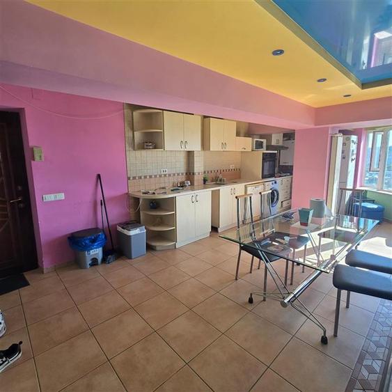 Apartament cu 3 camere decomandat în Alexandru cel Bun