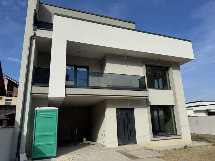 Casă cu 4 camere în Micro 3