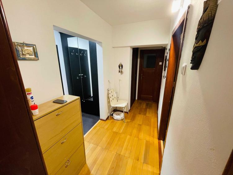 Apartament cu 2 camere decomandat în Central