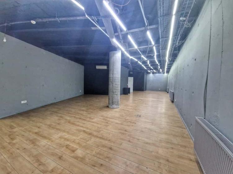Spațiu comercial, de 127 mp, în Romană