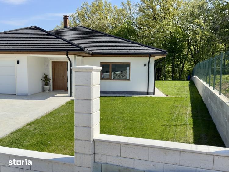 Casă cu 4 camere cu Teren 1000 Mp în Bârnova