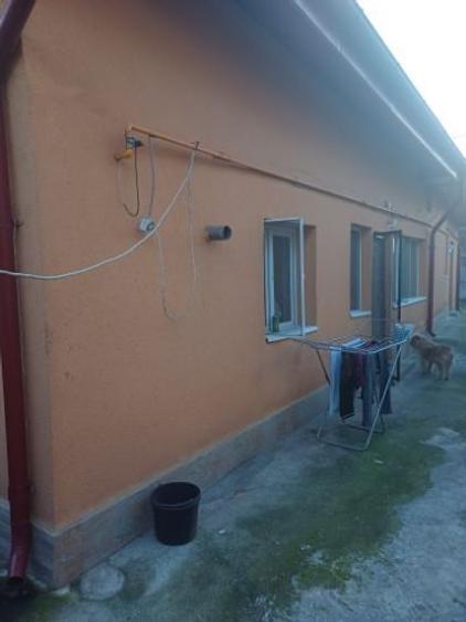 Casă cu 3 camere cu Canalizare în Giulești