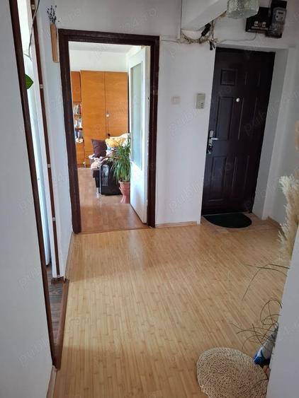 Apartament cu 3 camere decomandat în Iosia