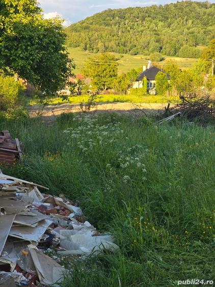 Casă cu 2 camere cu Teren 30000 Mp în Valea Leșului