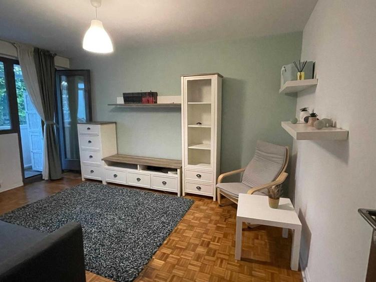 Apartament cu 2 camere decomandat în Exterior Vest
