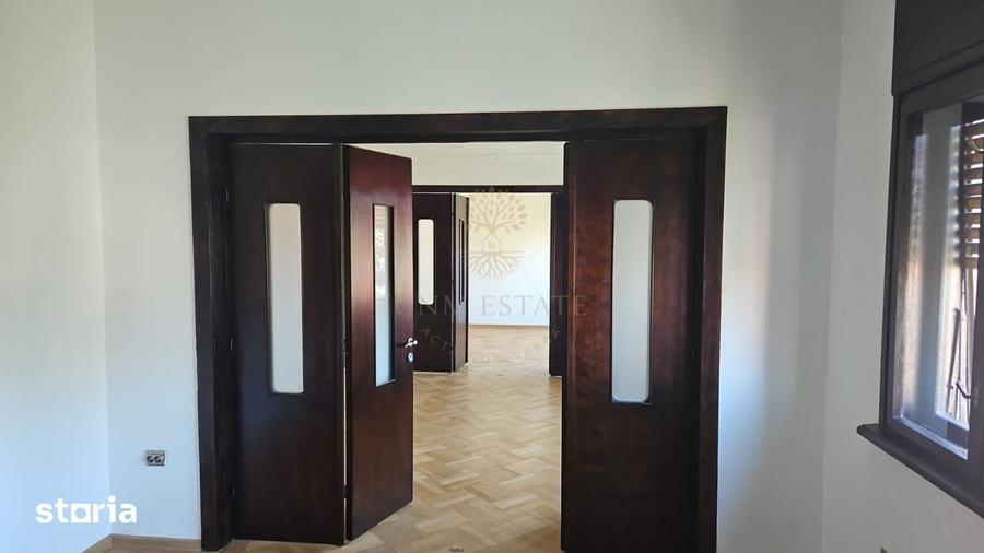 Apartament cu 4 camere decomandat în Centrul Civic