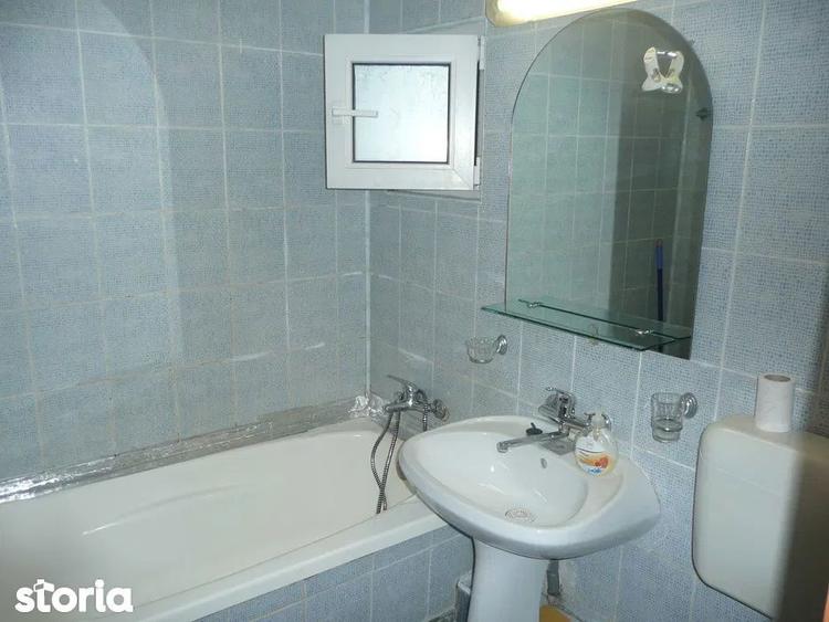 Apartament cu 3 camere decomandat, mobilat în Crângași