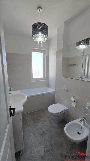 Apartament cu 3 camere decomandat în Sud