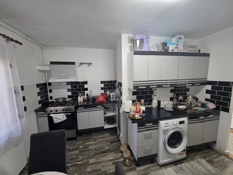 Apartament cu 3 camere decomandat, mobilat în Mărăști