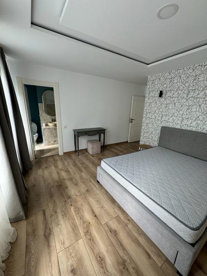 Apartament cu 4 camere decomandat în Central