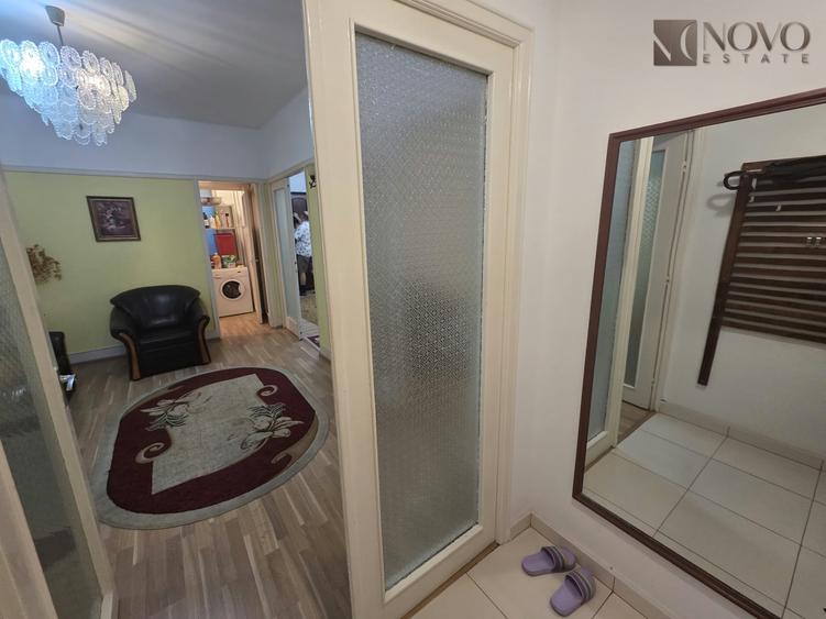 Apartament cu 4 camere decomandat, mobilat în P-ța Rosetti