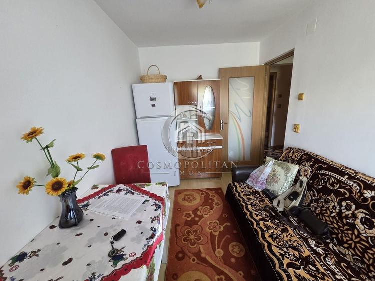 Apartament cu 3 camere în Micro 14