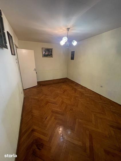 Apartament cu 3 camere în Aleea Carpați