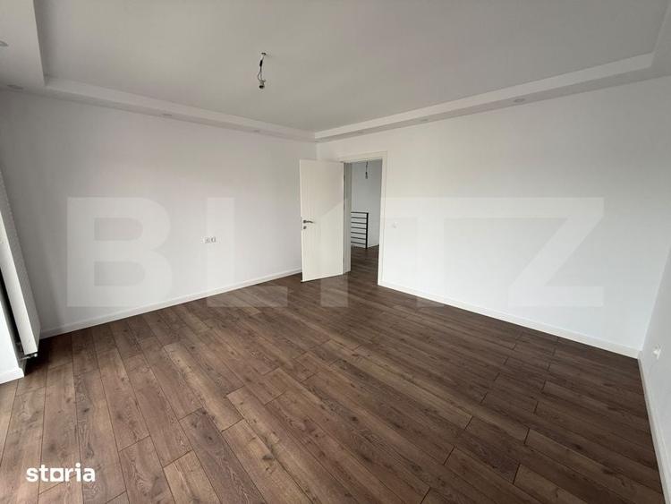 Casă cu 5 camere cu Teren 642 Mp în Pictor Rosenthal