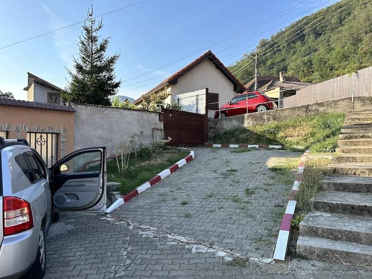 Casă cu 2 camere cu Teren 331 Mp în Central