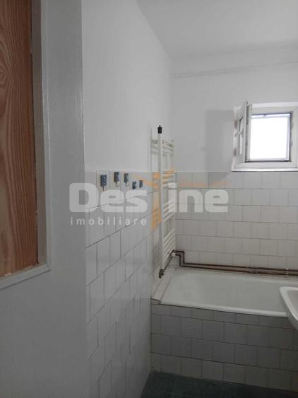 Apartament cu 2 camere semidecomandat, mobilat în Dumbrăvița