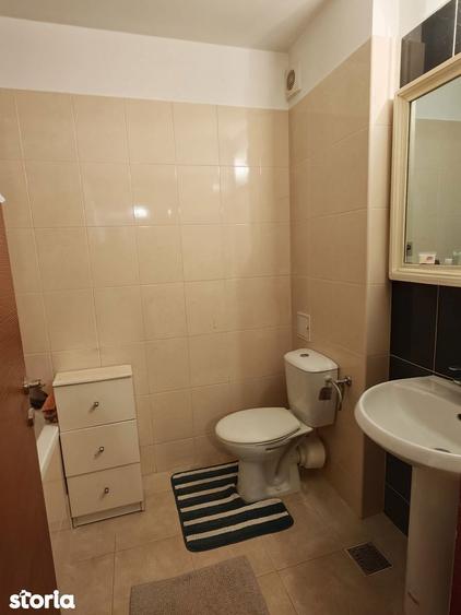 Apartament cu 3 camere decomandat în Central — fotografia 3