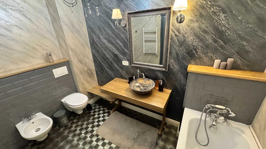 Apartament cu 3 camere decomandat în Drumul Carului